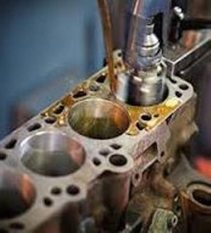Oficina de Conserto para Motor de Caminhão Arranque Saúde - Consertos de Motor de Caminhão Iveco